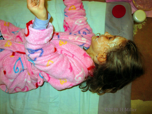 Laughing And Learning Skincare! Kids Facial! Laughing And Learning Skincare! Kids Facial!